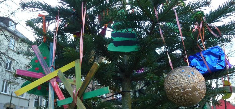 Der erste Osterfelder Weihnachtswald entsteht! Der erste Osterfelder Weihnachtswald entsteht!